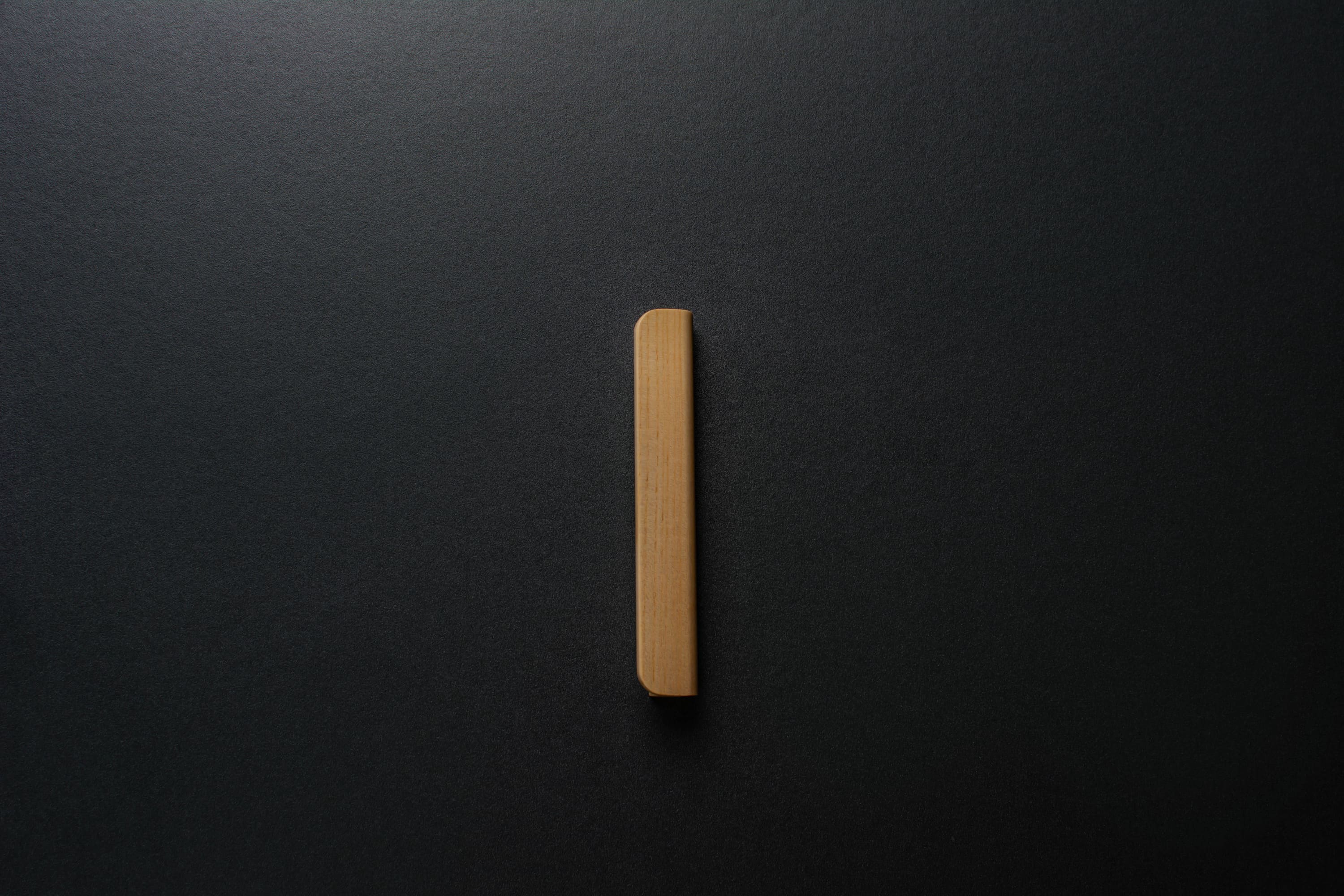 Wooden drawer ash handle 008 in vertical position with detailed frontal view
