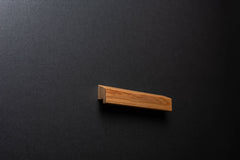 Ash finger pull frontal view
