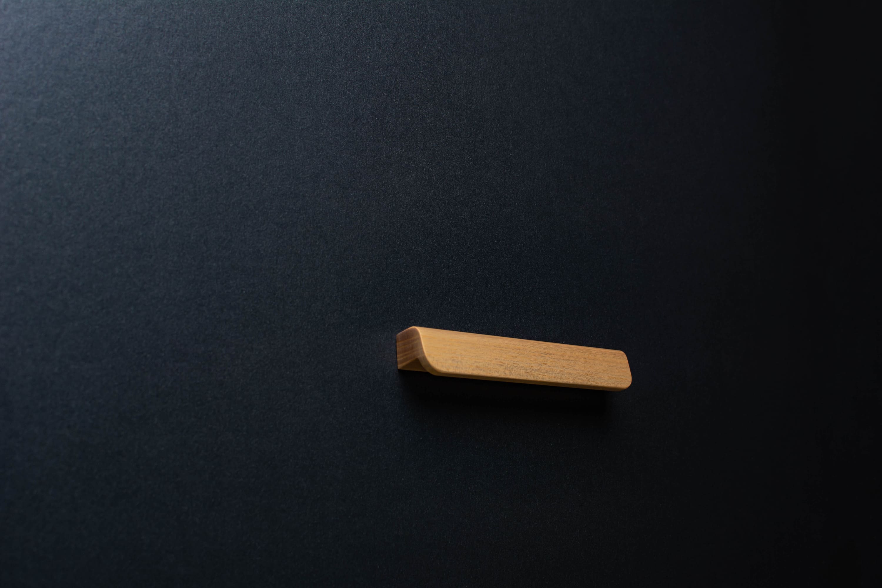 Handmade Ash finger pull frontal view