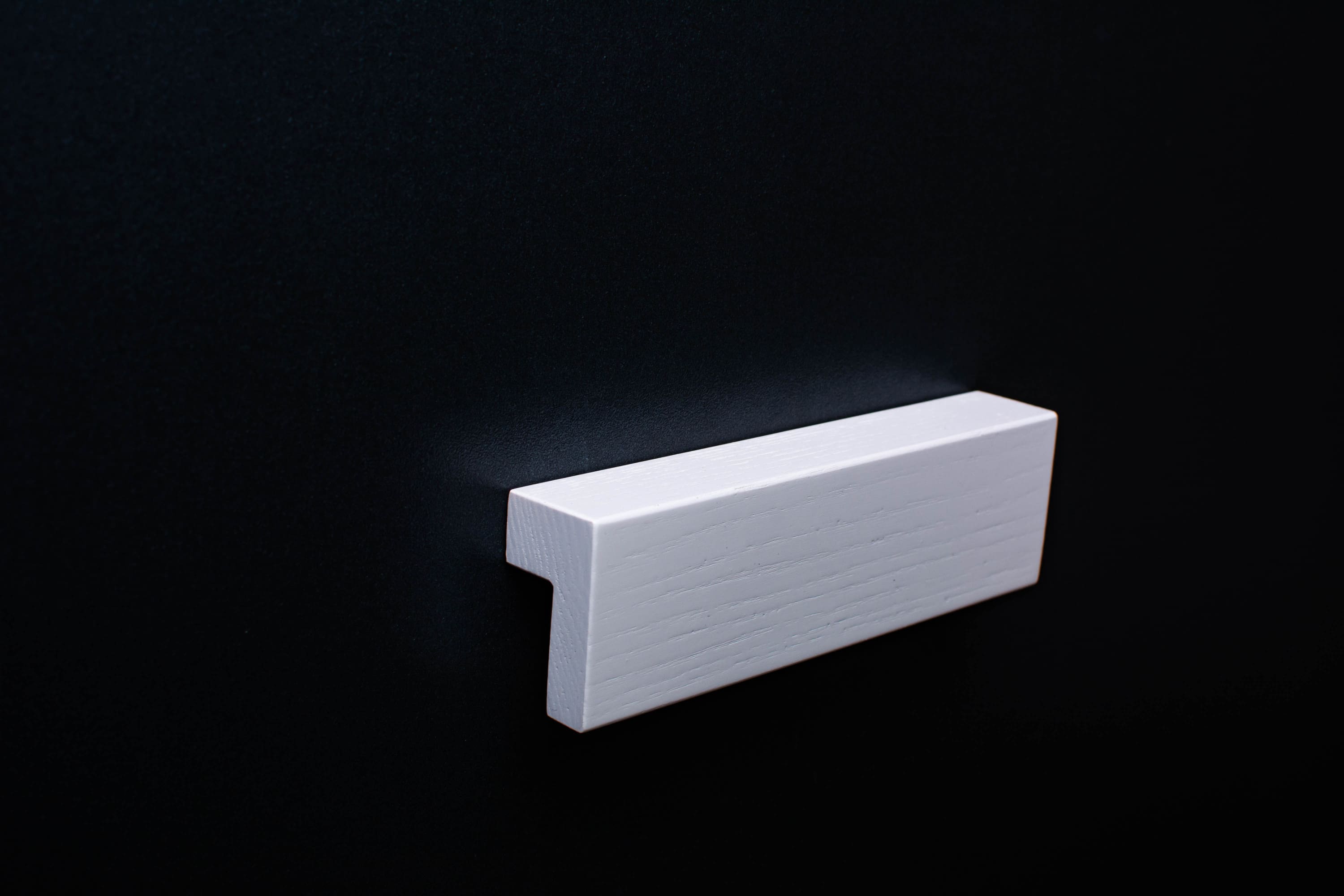 Modern White Cabinet Handle for Sophisticated Interiors
