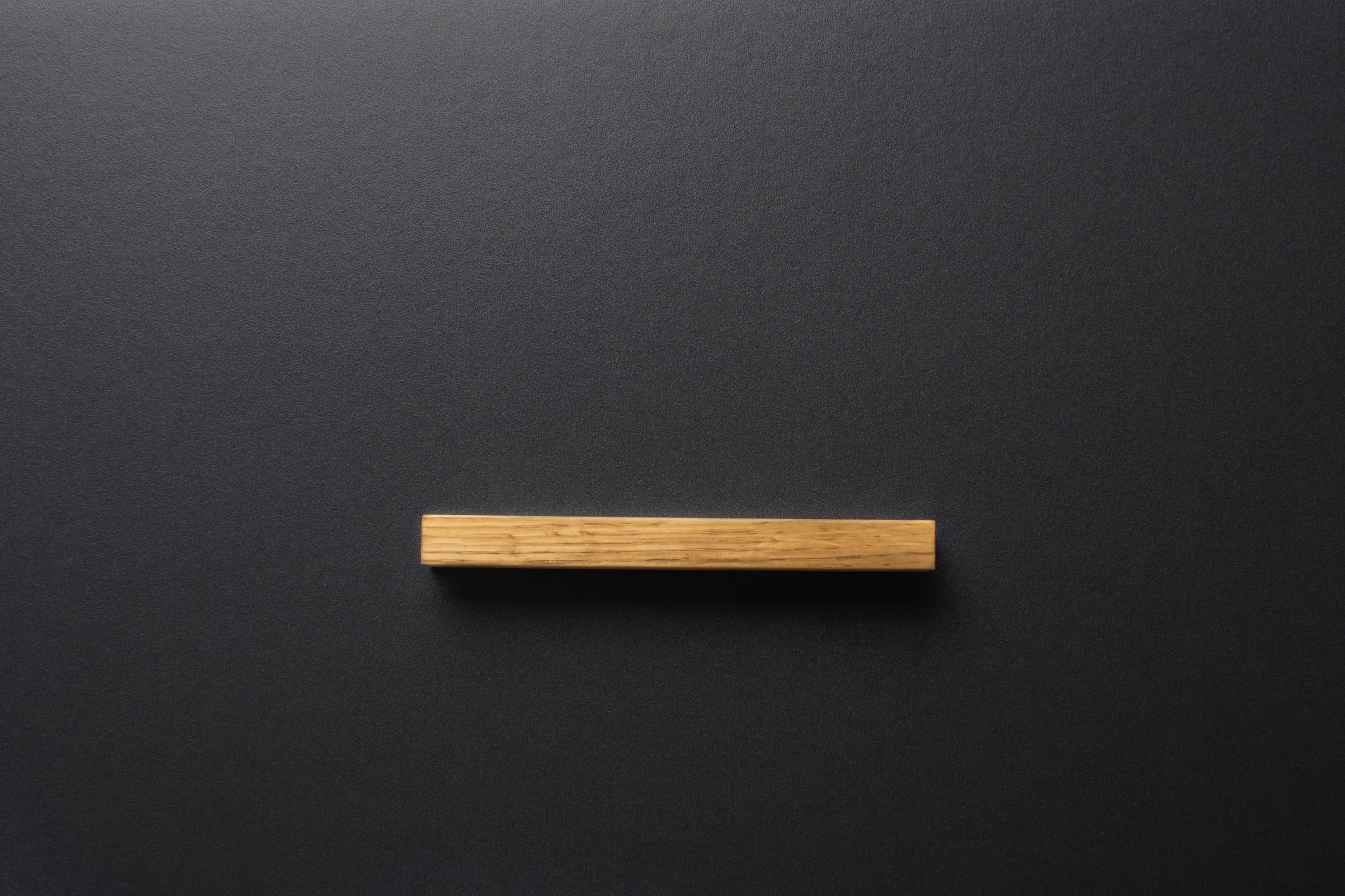 Oak finger pull frontal view