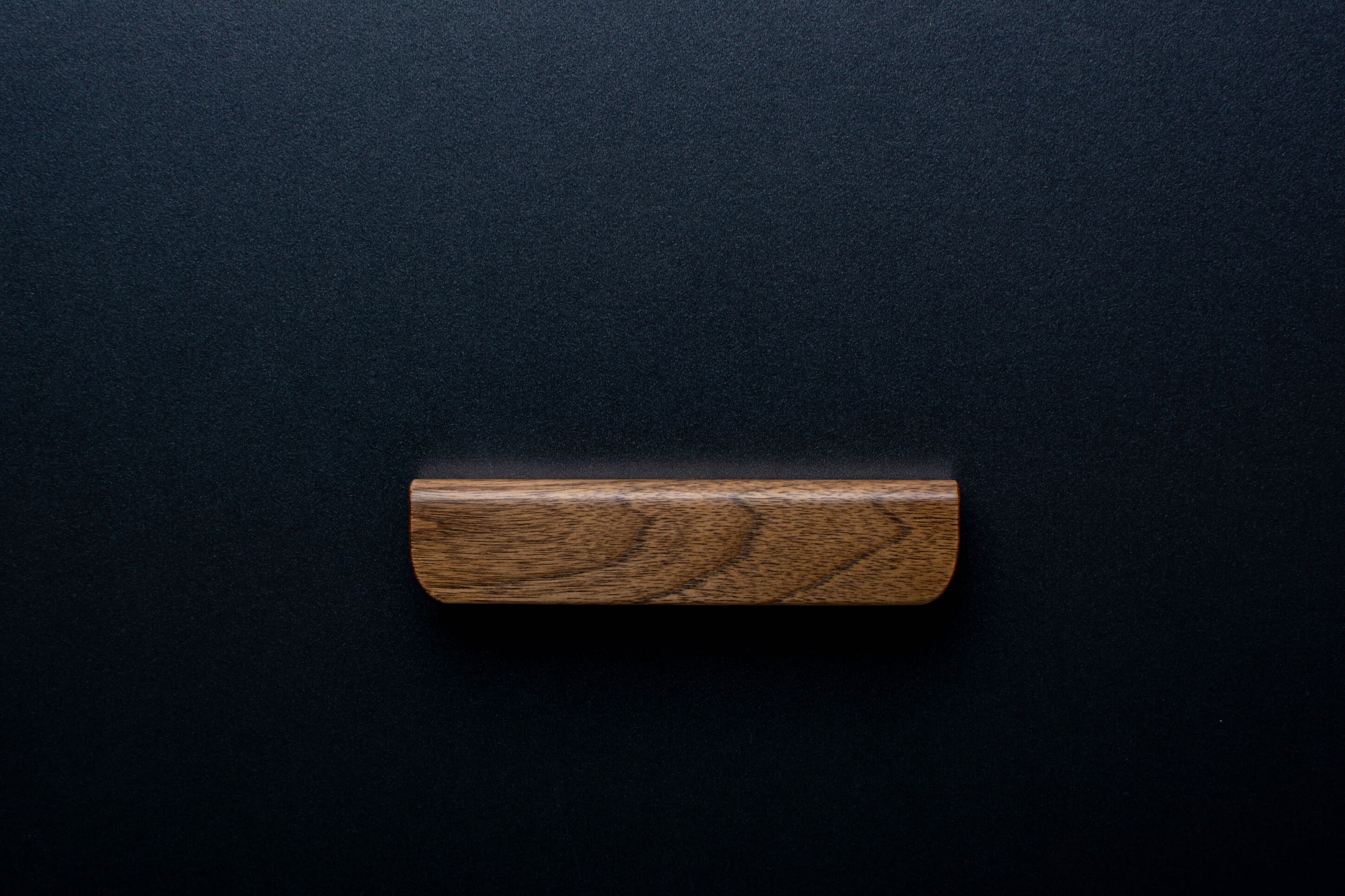 L - form european walnut handle in matte varnish finish