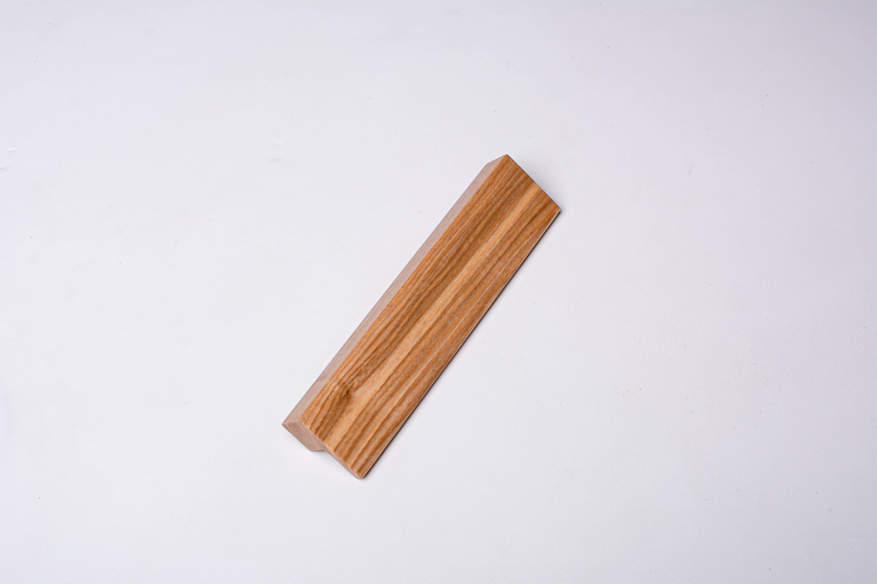 Upgrade your cabinetry with our Modern Ash Cabinet Handle - AH014