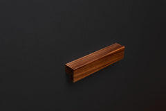 classic american walnut L - Form handle in matte varnish finish