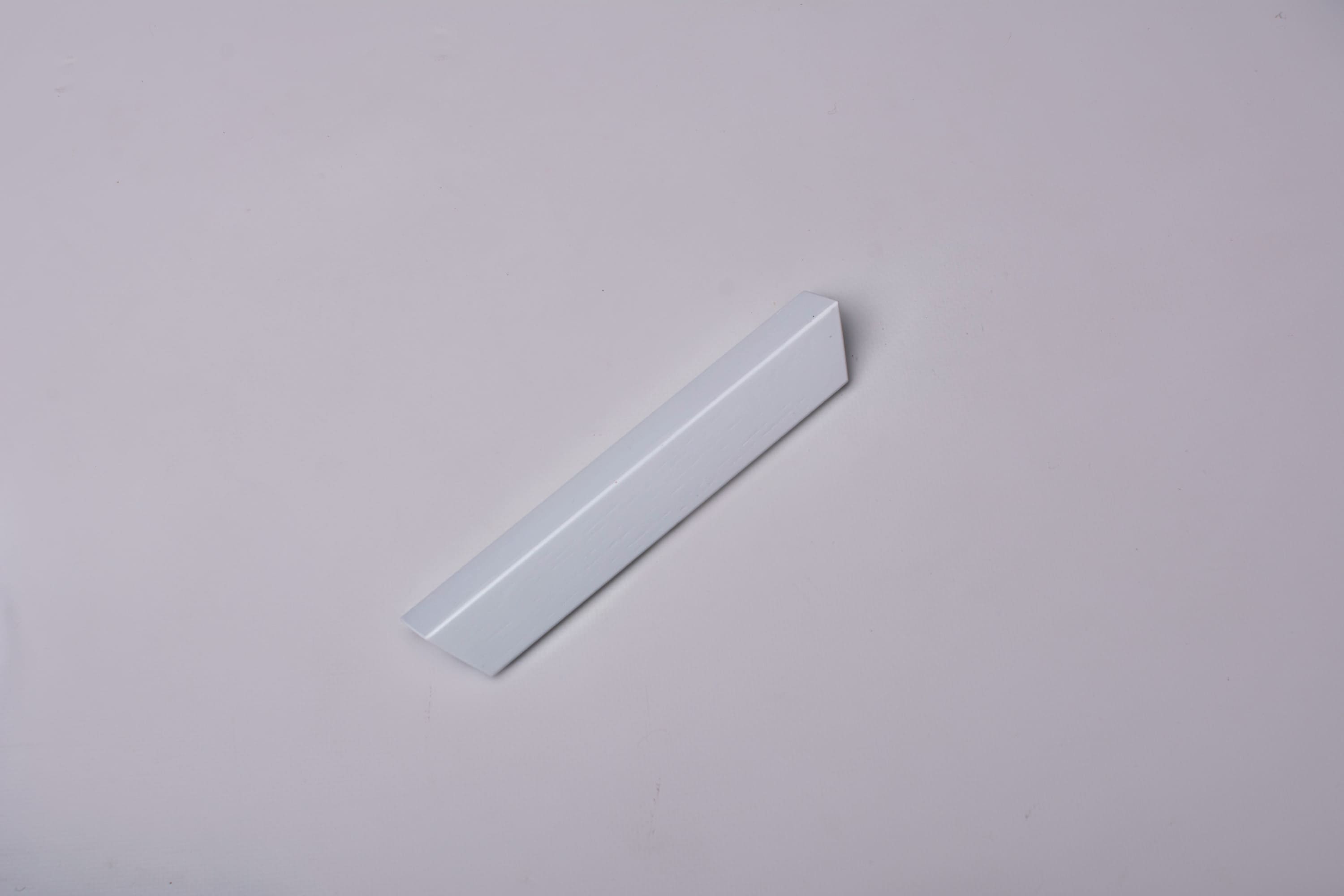 Classic_L-Form_White_Cabinet_Handle WWH006 top view