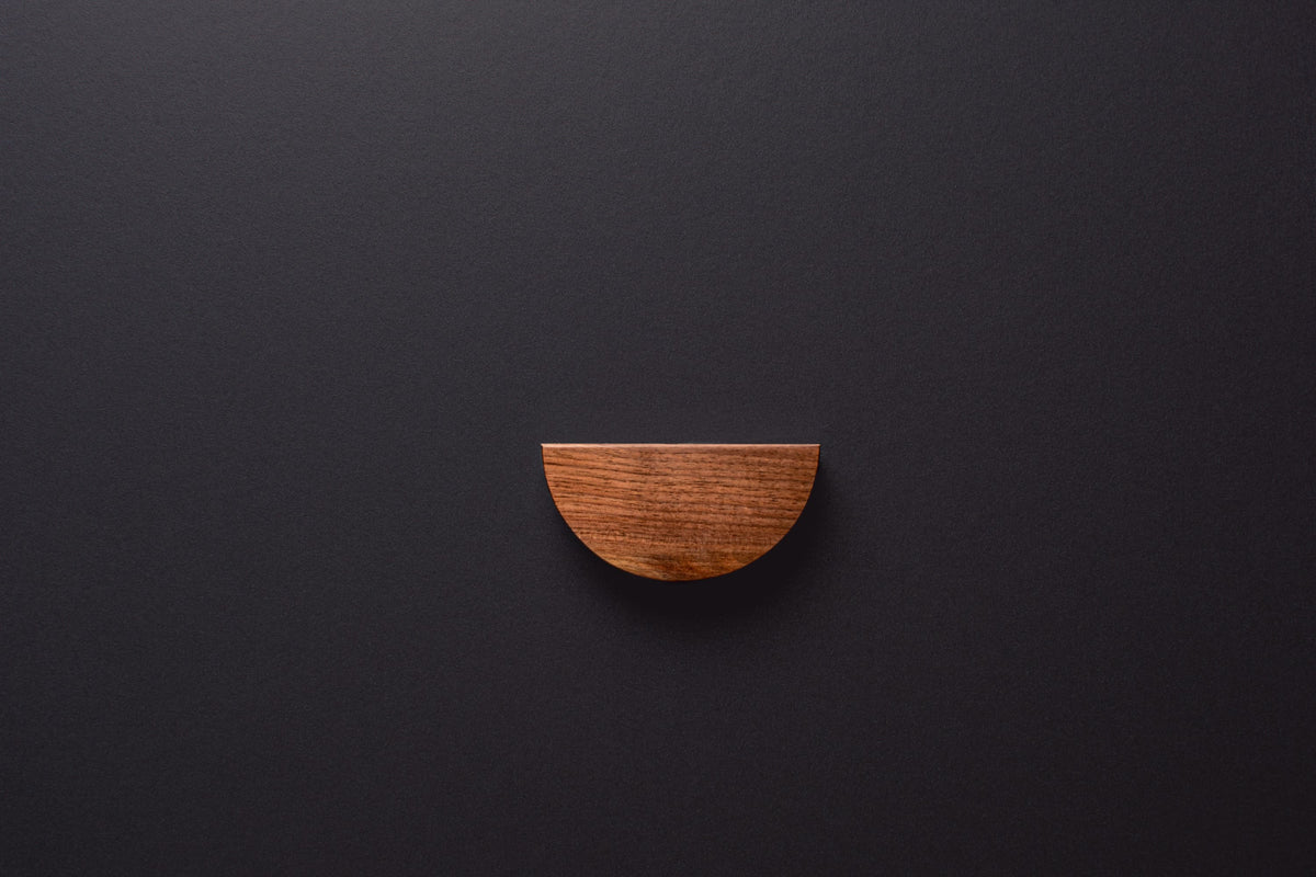 half moon American Walnut handle in satin varnish finish