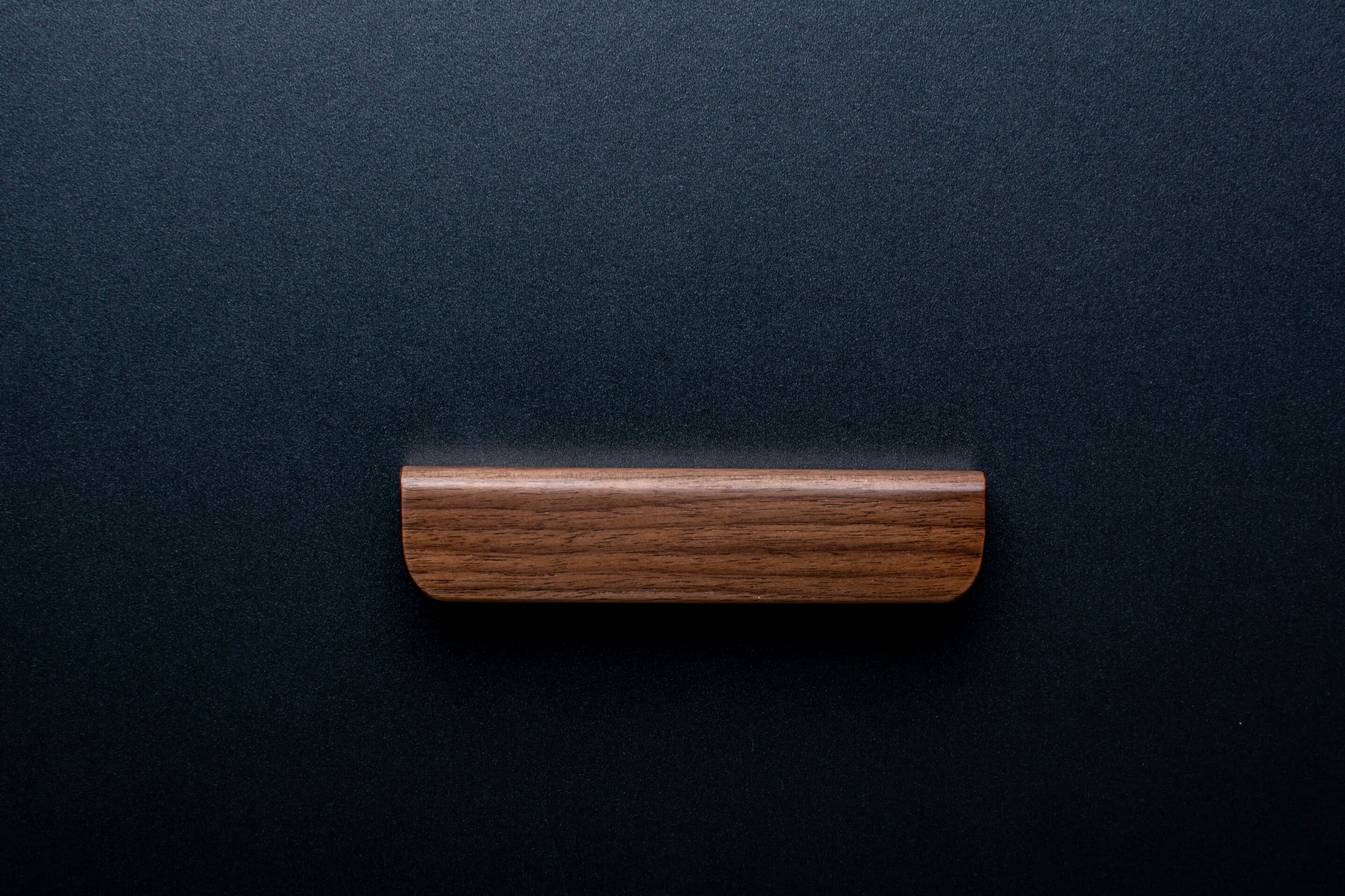 modern american walnut handle in matte varnish finish