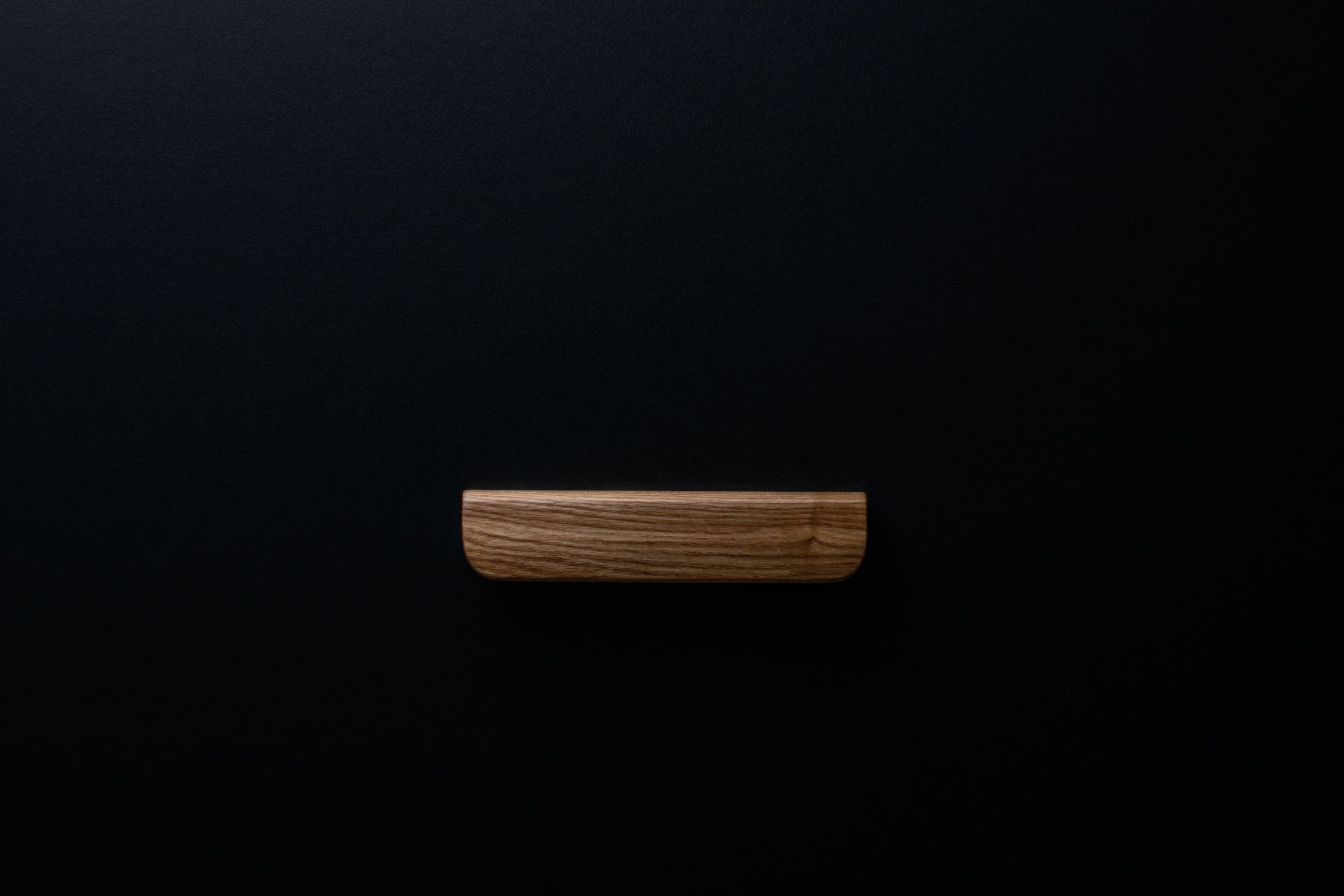 modern ash handle in satin varnish finish