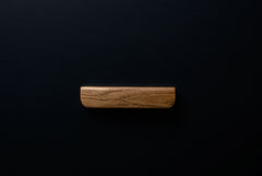 classic oak handle in matte varnish finish