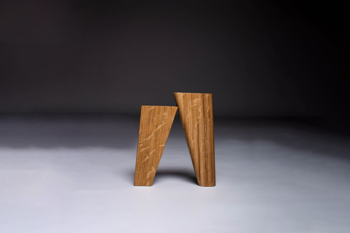 Oak angled legs in two variants: straight edges R2 and Rounded R10