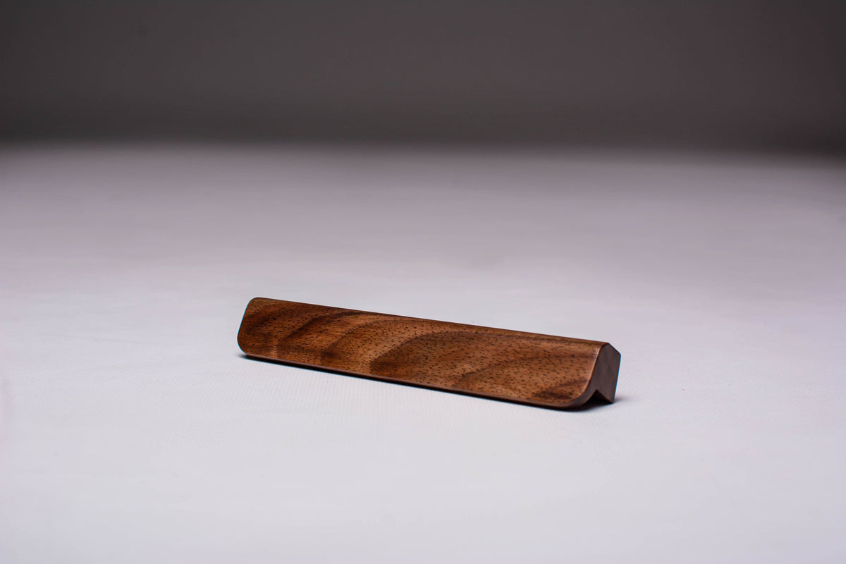 example of american walnut texture on handles