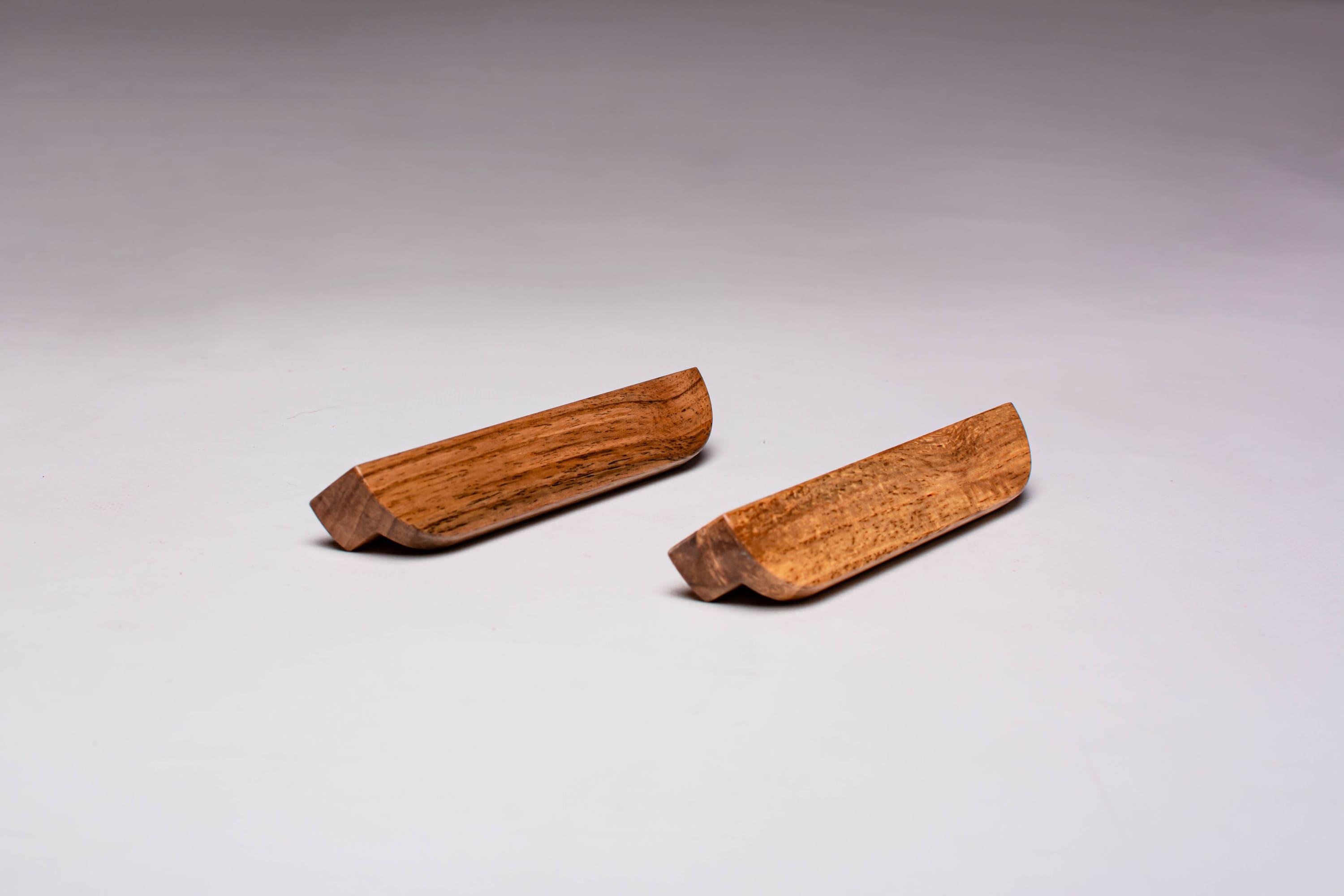 example of european walnut texture on handles