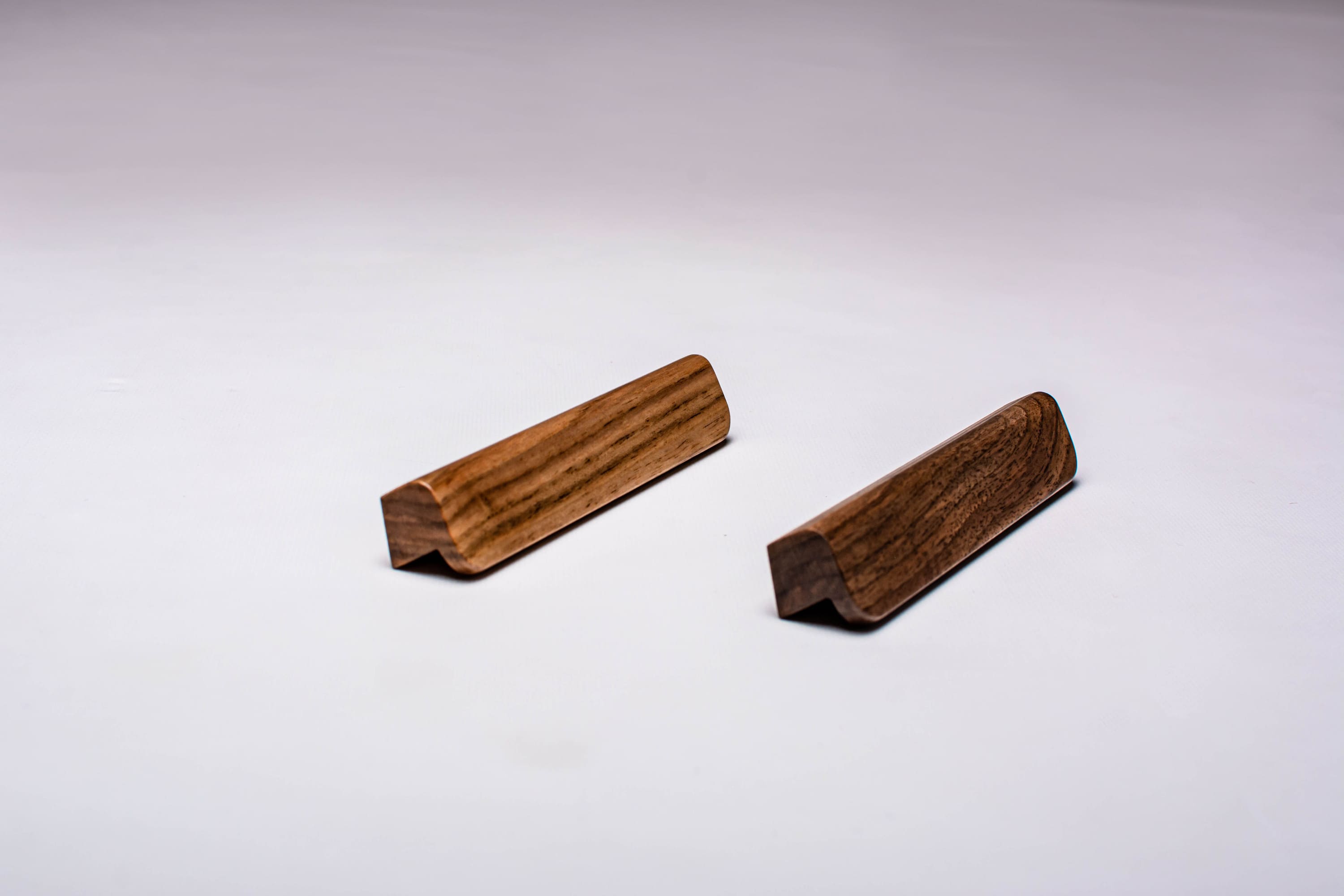 example of european walnut texture on handles